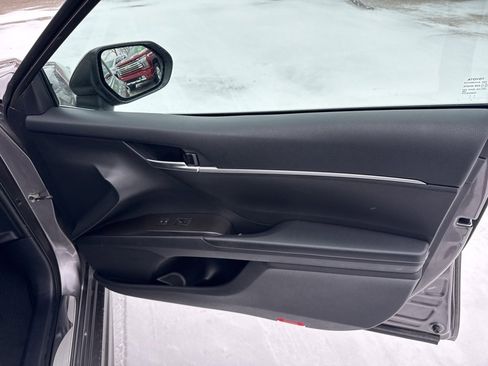 Used 2023 Toyota Camry SE image 38