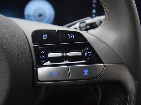 Used 2023 Hyundai Elantra SEL w/ Convenience Package FWD image 34