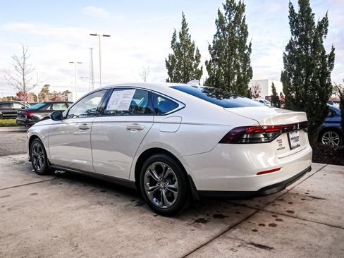 Certified 2024 Honda Accord EX image 7