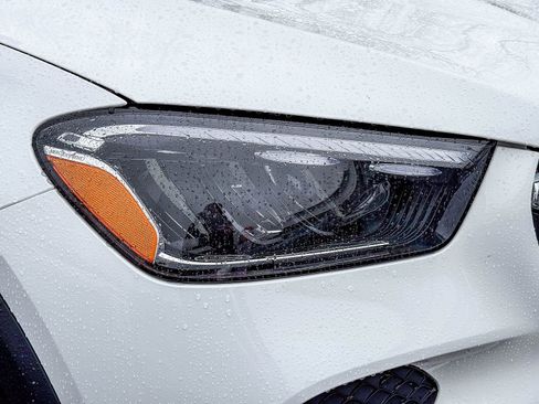 Certified 2025 Mercedes-Benz GLE 450e 4MATIC image 3