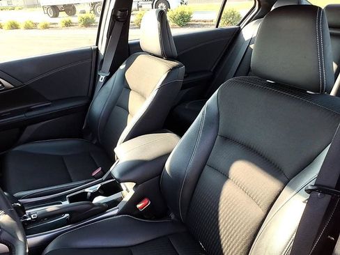 Used 2017 Honda Accord Sport image 15