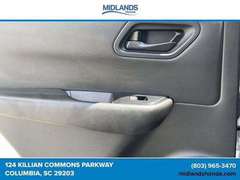 Used 2024 Nissan Rogue S FWD image 12