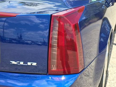 Used 2007 Cadillac XLR RWD image 9