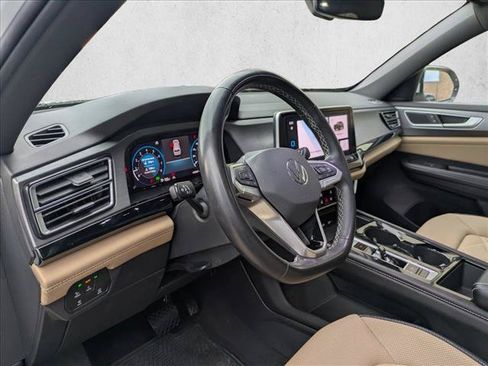 Used 2024 Volkswagen Atlas Cross Sport SE w/ Panoramic Sunroof Package AWD/4WD image 10
