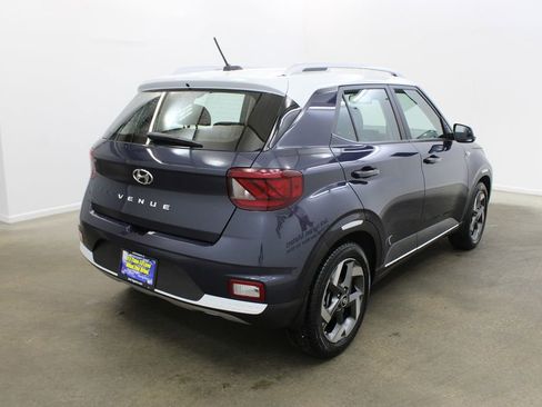 Used 2024 Hyundai Venue Limited FWD image 5