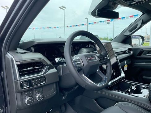 New 2026 GMC Yukon Elevation w/ LPO, Floor Liner Package AWD/4WD image 9