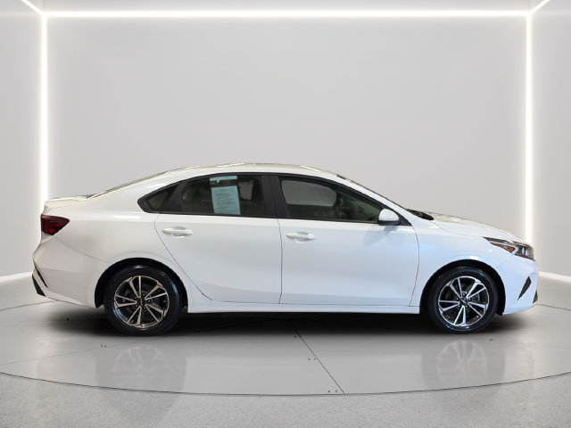 Used 2022 Kia Forte LXS FWD image 6