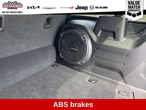 Used 2023 Jeep Wrangler Unlimited Rubicon 4xe w/ Cold Weather Group AWD/4WD image 11