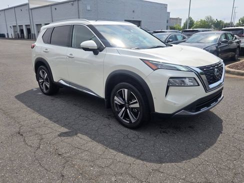 Used 2023 Nissan Rogue SL w/ SL Premium Package AWD/4WD image 3