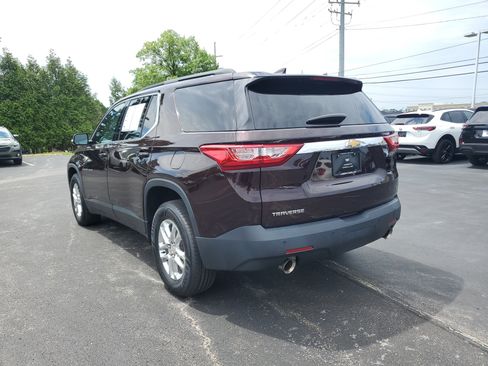 Used 2020 Chevrolet Traverse LT FWD image 2