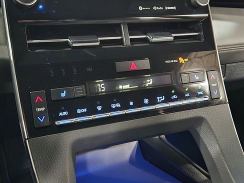 Used 2021 Toyota Avalon XLE w/ Moonroof Package image 39