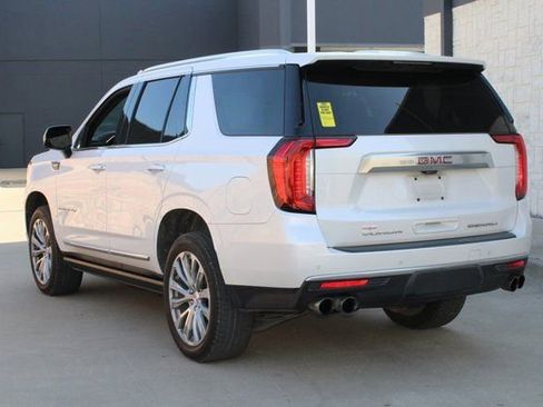 Used 2021 GMC Yukon Denali w/ Denali Premium Package image 3