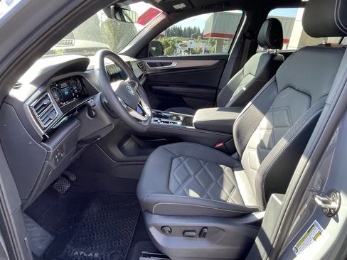 Used 2024 Volkswagen Atlas Cross Sport SE AWD/4WD image 10