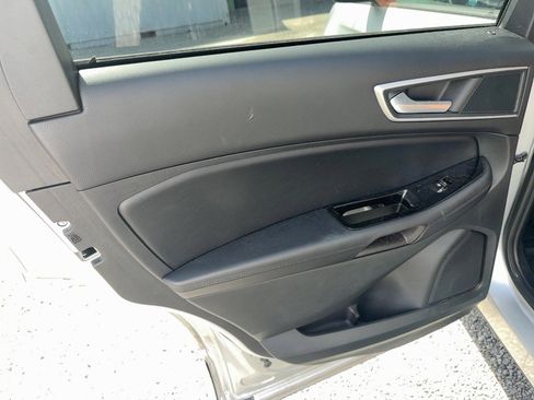 Used 2018 Ford Edge SEL w/ Equipment Group 201A AWD/4WD image 8