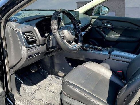 Used 2024 Nissan Rogue SL w/ SL Premium Package image 17