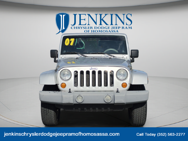 Used 2007 Jeep Wrangler Unlimited Sahara w/ Trailer Tow Group AWD/4WD image 12