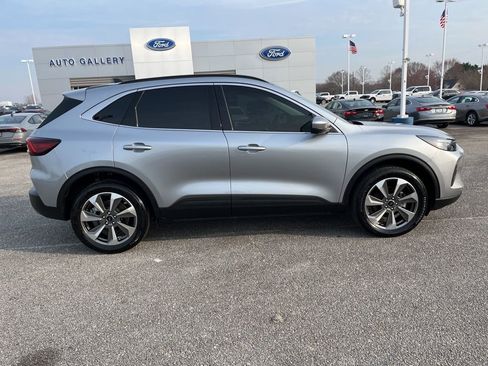 Used 2024 Ford Escape Platinum image 4