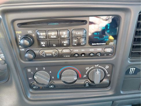 Used 2000 Chevrolet Silverado 1500 LS w/ Off-Road Chassis Pkg image 31