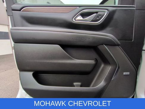 Used 2024 Chevrolet Suburban High Country AWD/4WD image 24