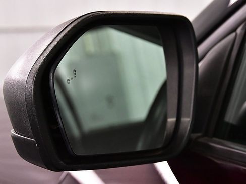 Used 2022 Ford Explorer XLT image 14