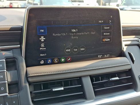 Certified 2021 GMC Yukon SLT w/ SLT Premium Package AWD/4WD image 18