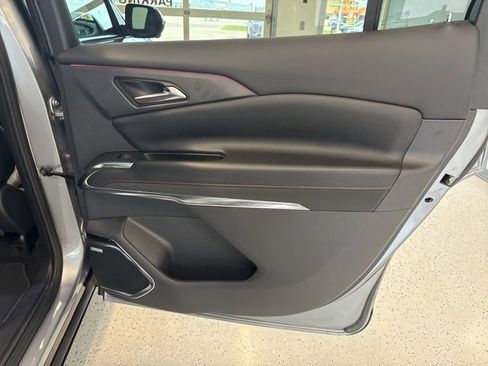 Used 2024 Chevrolet Traverse RS image 44