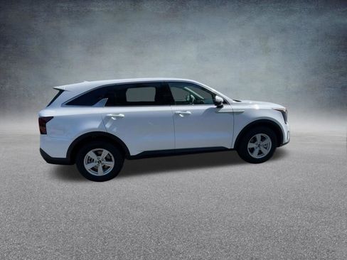 Used 2025 Kia Sorento LX image 25