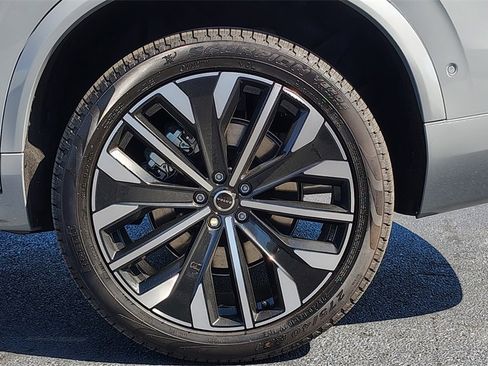 New 2026 Volvo XC90 B6 Plus w/ Protection Package image 30