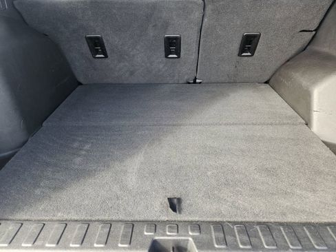 Used 2019 Chevrolet Equinox Premier image 30