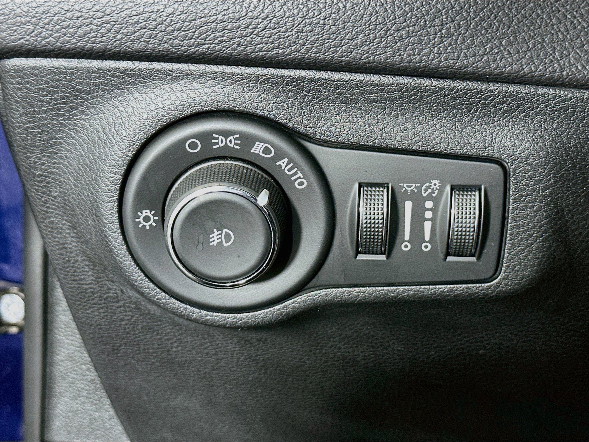 Used 2018 Jeep Compass Limited AWD/4WD image 16