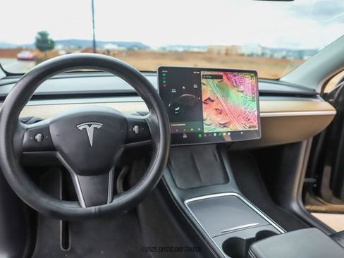 Used 2021 Tesla Model Y Long Range image 25