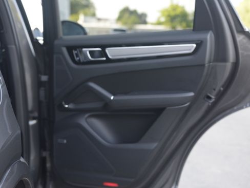 Certified 2021 Porsche Cayenne AWD/4WD image 26