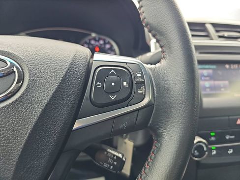 Used 2016 Toyota Camry SE FWD image 18