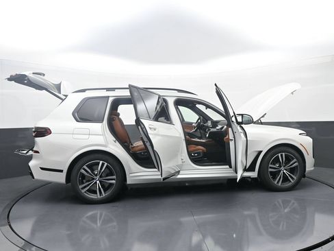 New 2027 BMW X7 M60i AWD/4WD image 45