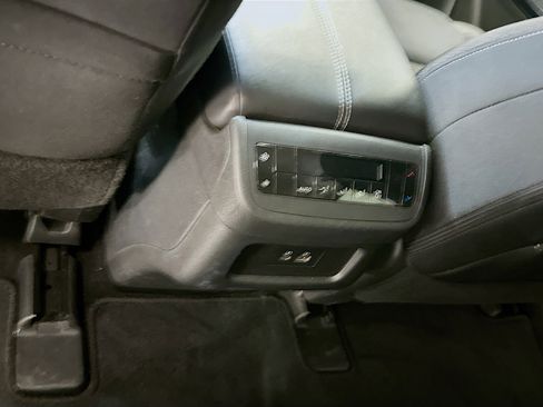 Used 2025 Nissan Pathfinder SV AWD/4WD image 27