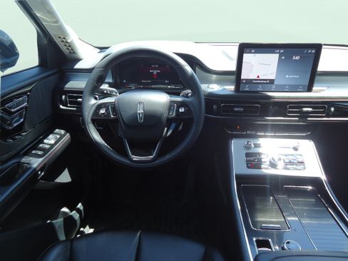 Certified 2023 Lincoln Aviator AWD w/ Premium Package image 11