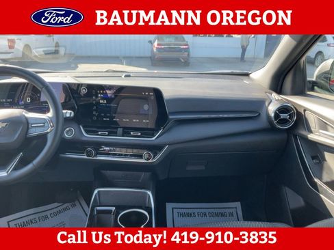 Used 2025 Chevrolet Equinox LT FWD image 13