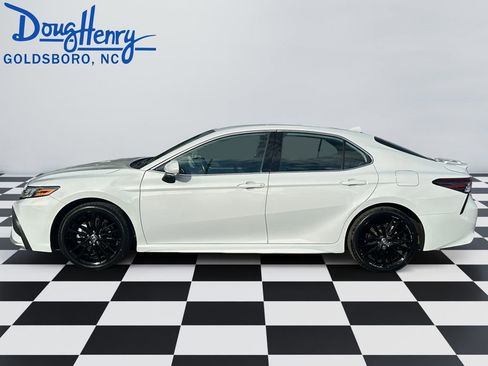 Used 2024 Toyota Camry XSE FWD image 2
