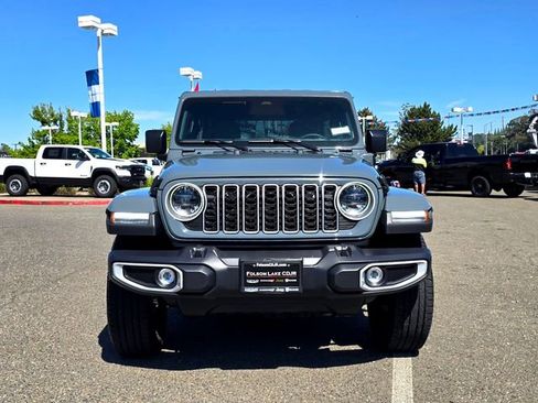 Used 2025 Jeep Wrangler Unlimited Sahara w/ Safety Group image 2