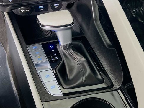 Certified 2024 Hyundai Elantra Limited image 17
