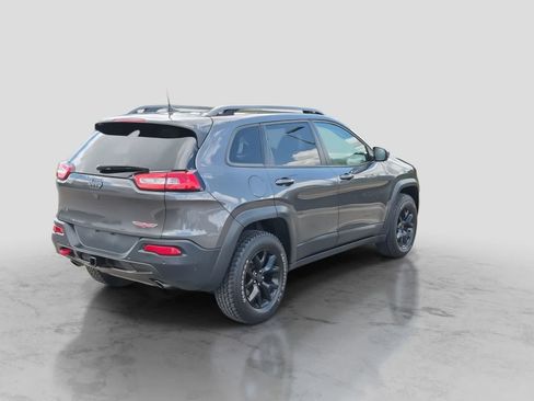 Used 2017 Jeep Cherokee Trailhawk AWD/4WD image 8