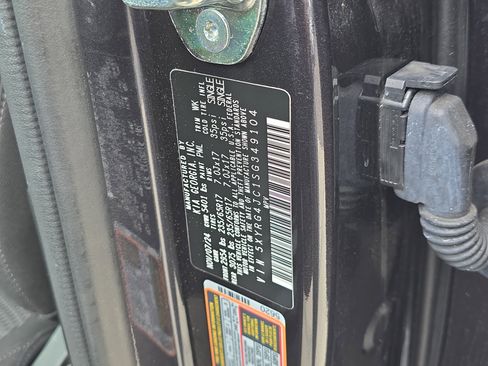 Certified 2025 Kia Sorento LX image 36