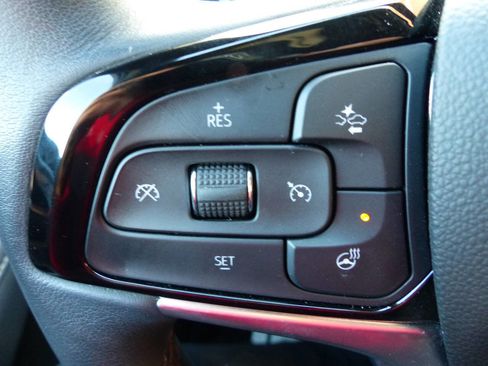 Used 2024 Buick Enclave Premium image 25