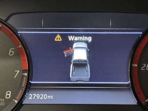 Used 2022 Nissan Frontier PRO-4X image 5