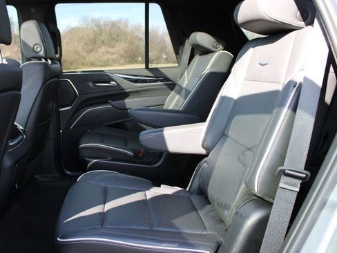 Used 2024 Cadillac Escalade Sport image 19