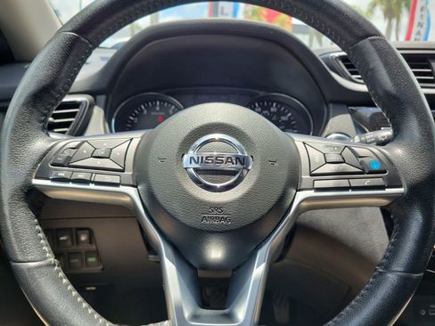 Used 2019 Nissan Rogue SV w/ Premium Package AWD/4WD image 22
