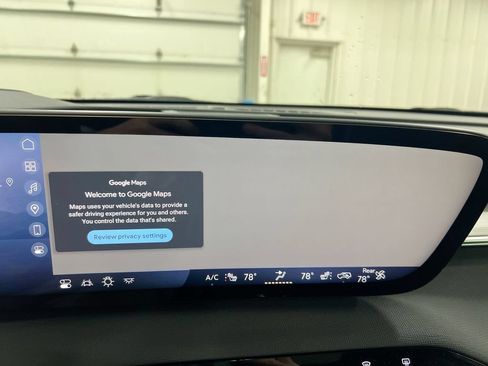 Used 2025 Buick Enclave Preferred w/ Power Package AWD/4WD image 14