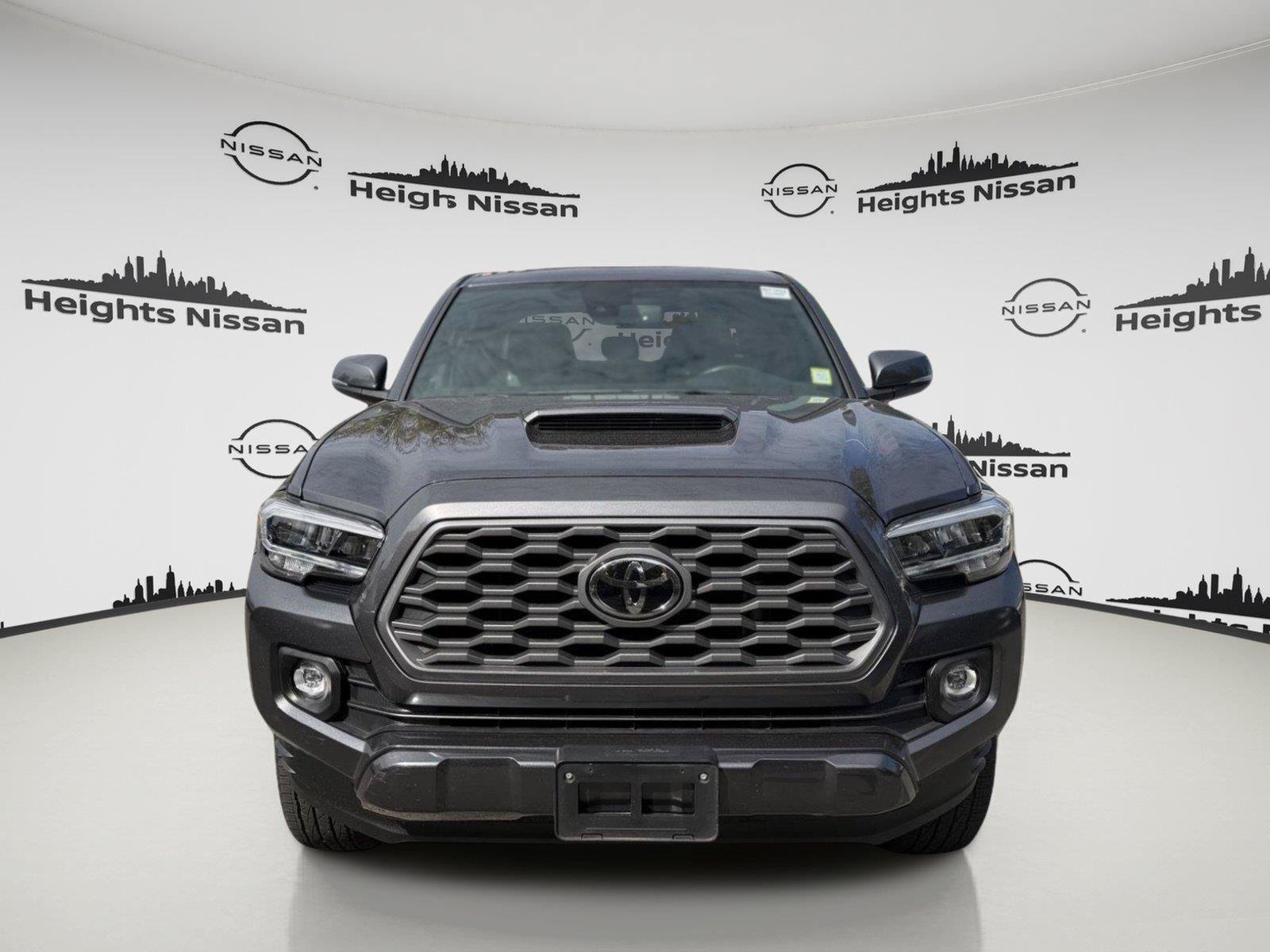 Used 2022 Toyota Tacoma TRD Sport AWD/4WD image 8