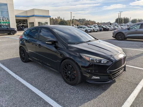 Used 2016 Ford Focus ST w/ Equipment Group 402A image 15