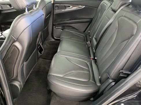 Used 2021 Lincoln Nautilus Reserve w/ Monochromatic Package image 29